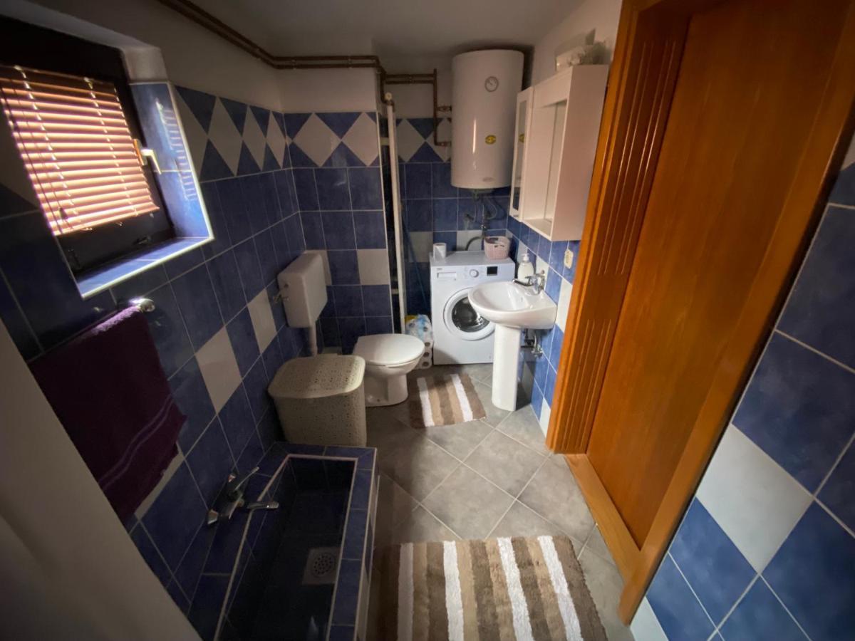 Villa Kuca Za Odmor Tarik à Cazin Extérieur photo